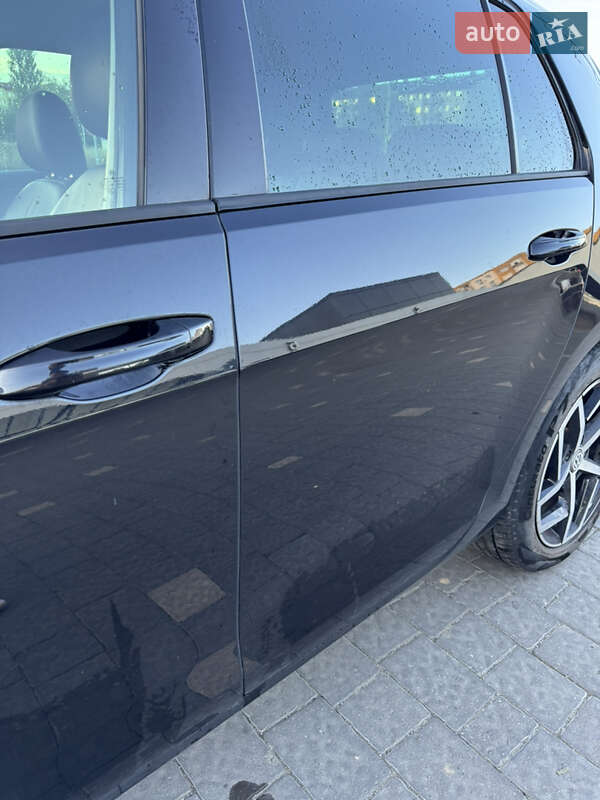 Хетчбек Volkswagen e-Golf 2018 в Ужгороді