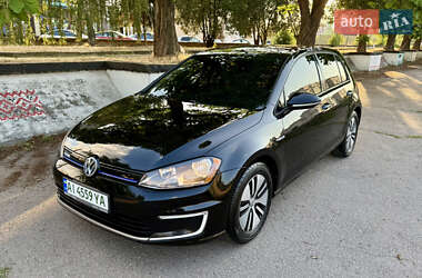 Хэтчбек Volkswagen e-Golf 2015 в 