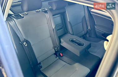 Хэтчбек Volkswagen e-Golf 2015 в 
