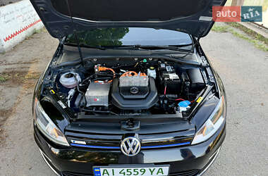 Хэтчбек Volkswagen e-Golf 2015 в 