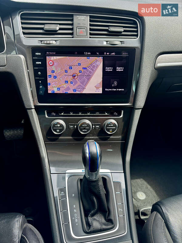Хэтчбек Volkswagen e-Golf 2019 в Самборе
