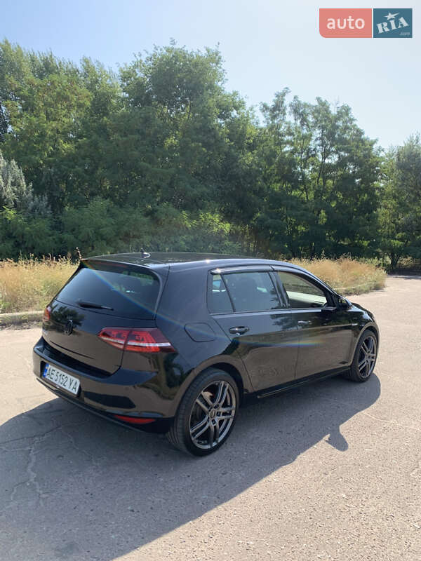 Хэтчбек Volkswagen e-Golf 2016 в Каменском