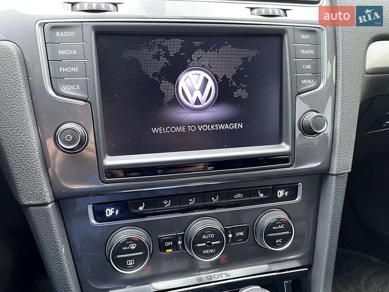 Хетчбек Volkswagen e-Golf 2014 в Житомирі