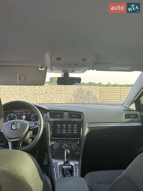 Хетчбек Volkswagen e-Golf 2018 в Мукачевому