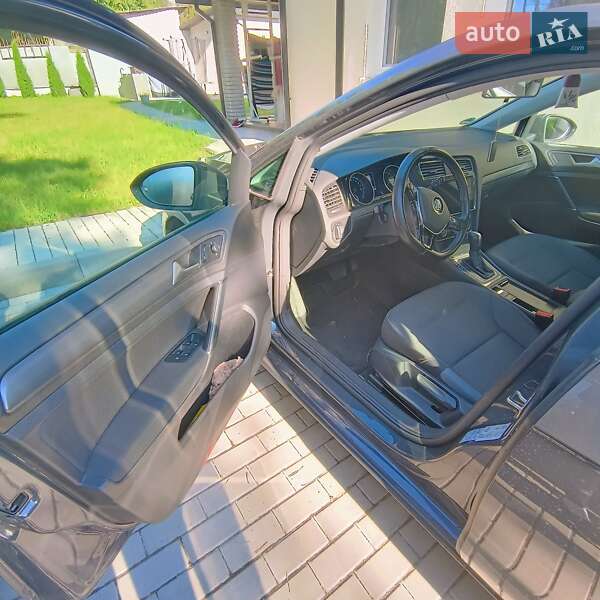 Хэтчбек Volkswagen e-Golf 2020 в Киеве