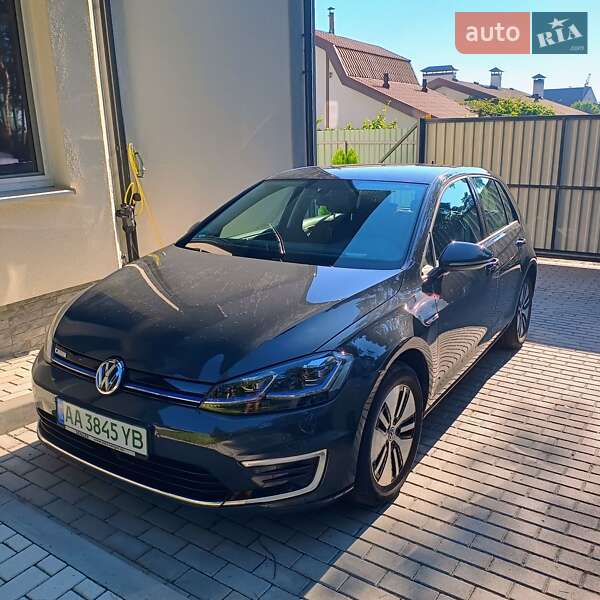Хэтчбек Volkswagen e-Golf 2020 в Киеве
