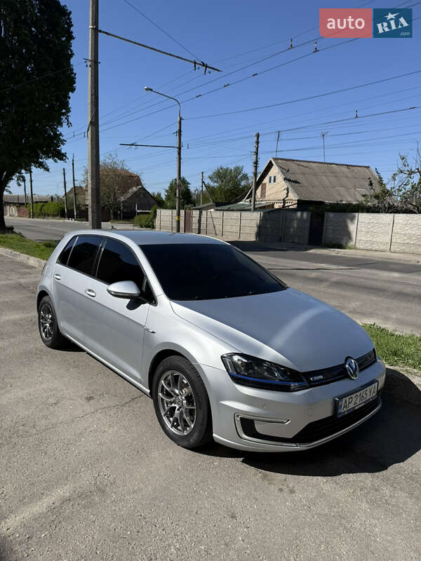 Volkswagen e-Golf 2016