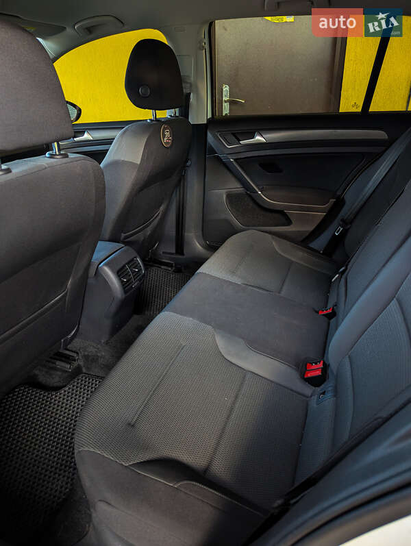 Хетчбек Volkswagen e-Golf 2020 в Дніпрі