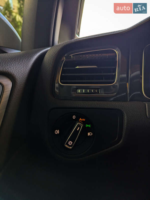 Хетчбек Volkswagen e-Golf 2020 в Дніпрі