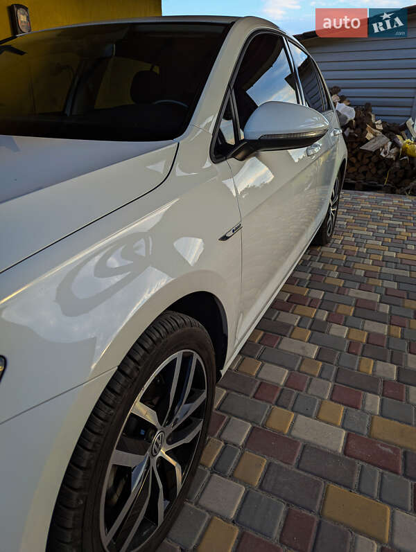 Хетчбек Volkswagen e-Golf 2020 в Дніпрі