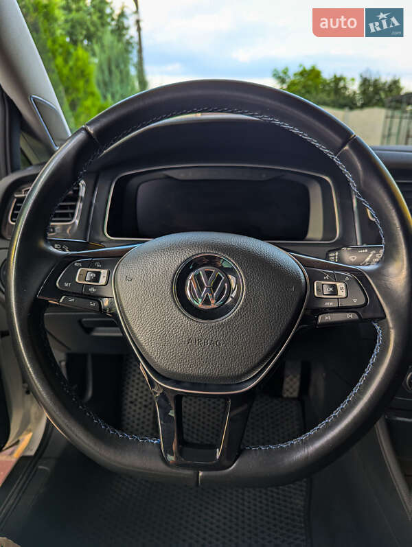 Хетчбек Volkswagen e-Golf 2020 в Дніпрі