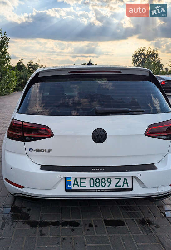 Хетчбек Volkswagen e-Golf 2020 в Дніпрі