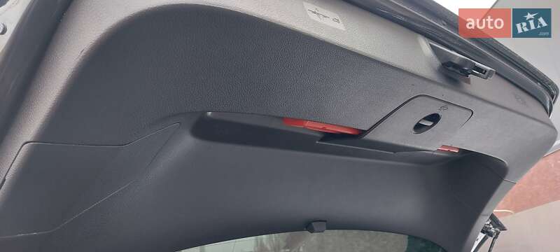 Хэтчбек Volkswagen e-Golf 2020 в Киеве