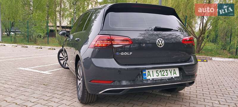 Хэтчбек Volkswagen e-Golf 2020 в Киеве