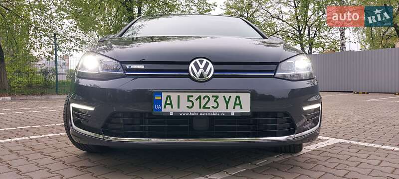 Хэтчбек Volkswagen e-Golf 2020 в Киеве