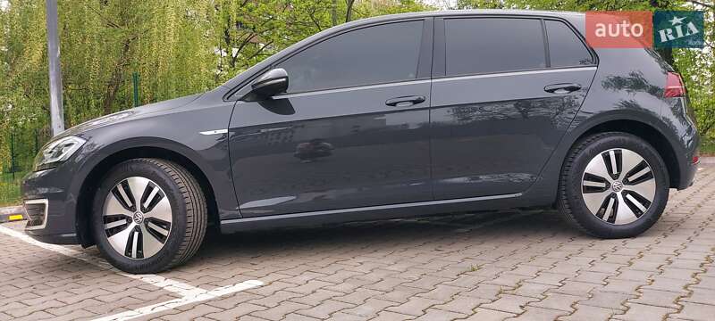 Хэтчбек Volkswagen e-Golf 2020 в Киеве