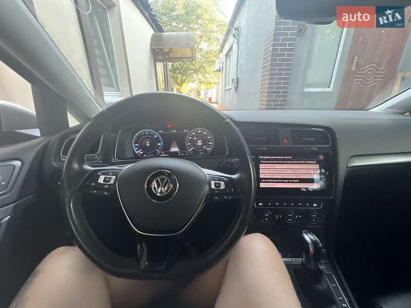 Хетчбек Volkswagen e-Golf 2017 в Черкасах