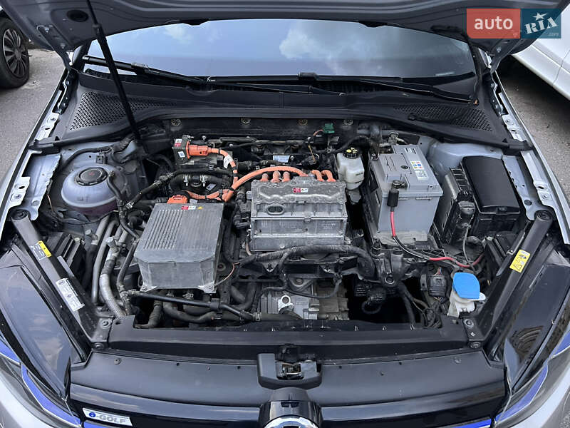 Хетчбек Volkswagen e-Golf 2017 в Черкасах