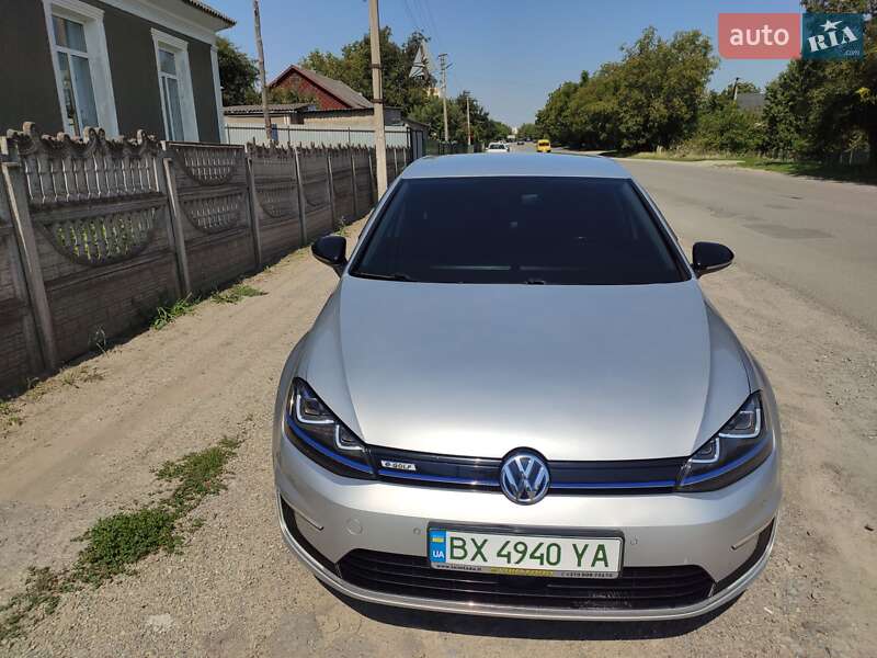 Volkswagen e-Golf 2015