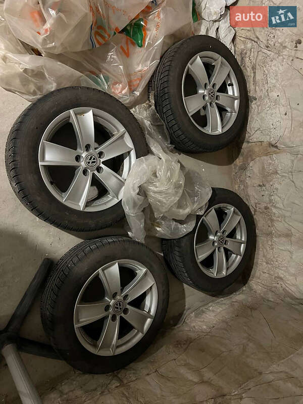 Хетчбек Volkswagen e-Golf 2016 в Дніпрі