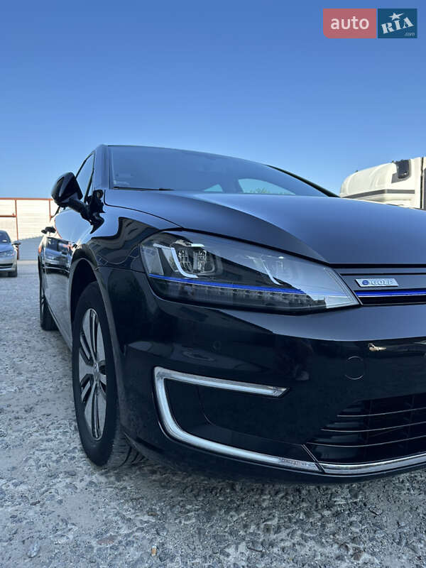 Volkswagen e-Golf 2015