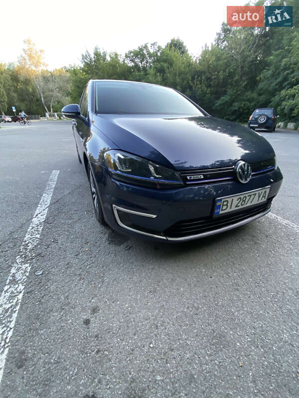 Хетчбек Volkswagen e-Golf 2015 в Полтаві