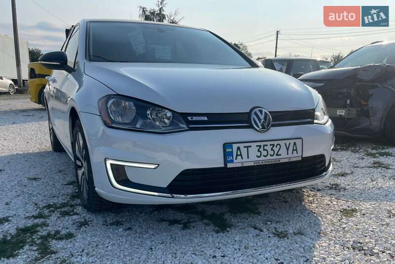Хетчбек Volkswagen e-Golf 2015 в Івано-Франківську