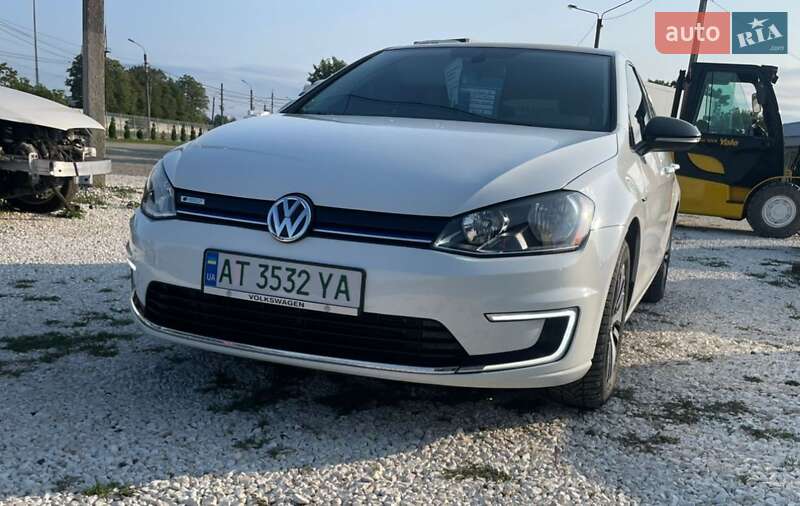 Хетчбек Volkswagen e-Golf 2015 в Івано-Франківську