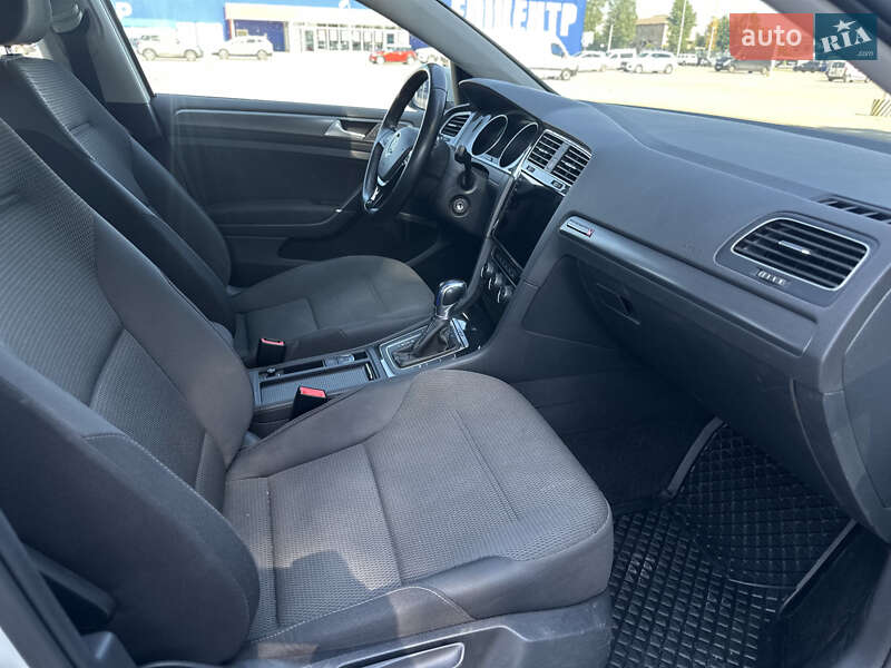 Хетчбек Volkswagen e-Golf 2018 в Тернополі