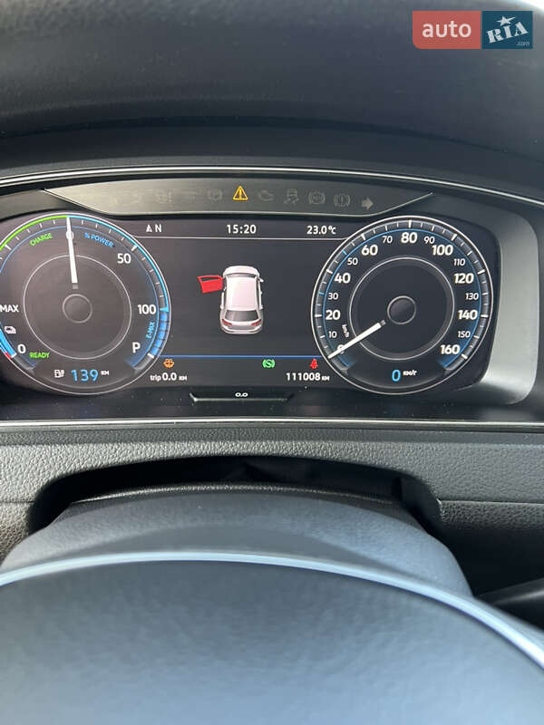 Хэтчбек Volkswagen e-Golf 2017 в Киеве