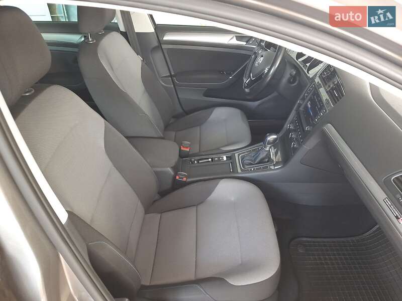 Хетчбек Volkswagen e-Golf 2015 в Запоріжжі