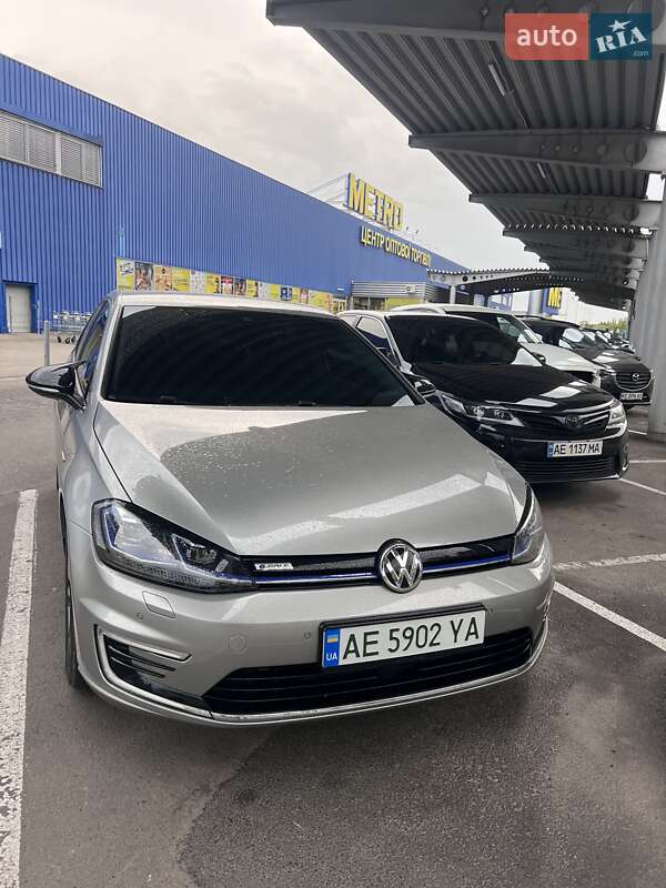 Хетчбек Volkswagen e-Golf 2017 в Черкасах