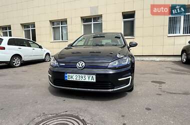 Хетчбек Volkswagen e-Golf 2015 в Рівному