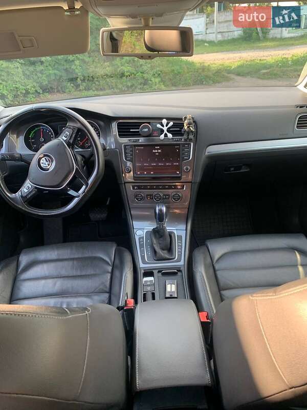 Хетчбек Volkswagen e-Golf 2014 в Мукачевому