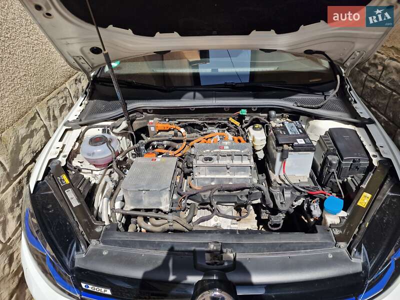Хэтчбек Volkswagen e-Golf 2019 в Мукачево