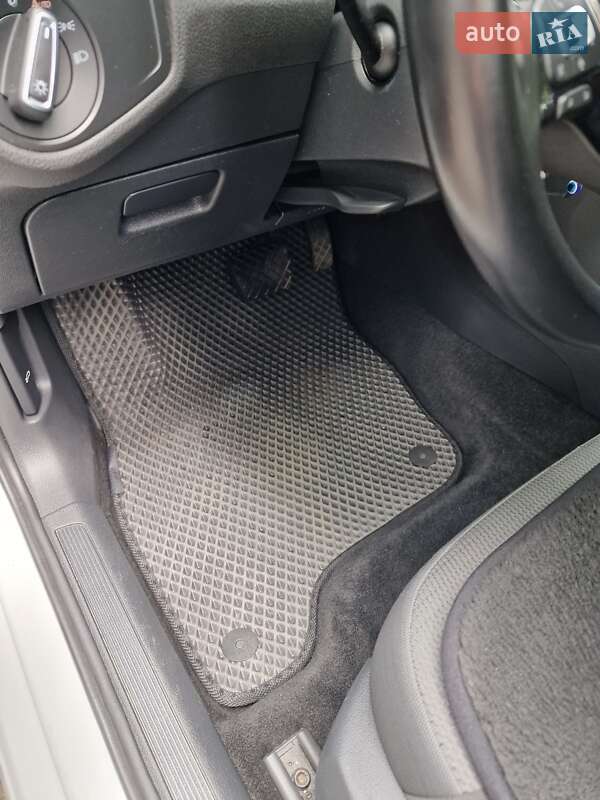 Хэтчбек Volkswagen e-Golf 2019 в Мукачево