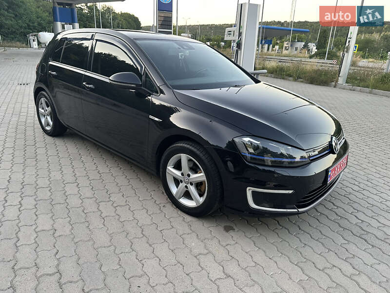 Хэтчбек Volkswagen e-Golf 2015 в Могилев-Подольске фото 18 Хэтчбек Volkswagen e-Golf 2015 в Могилев-Подольске