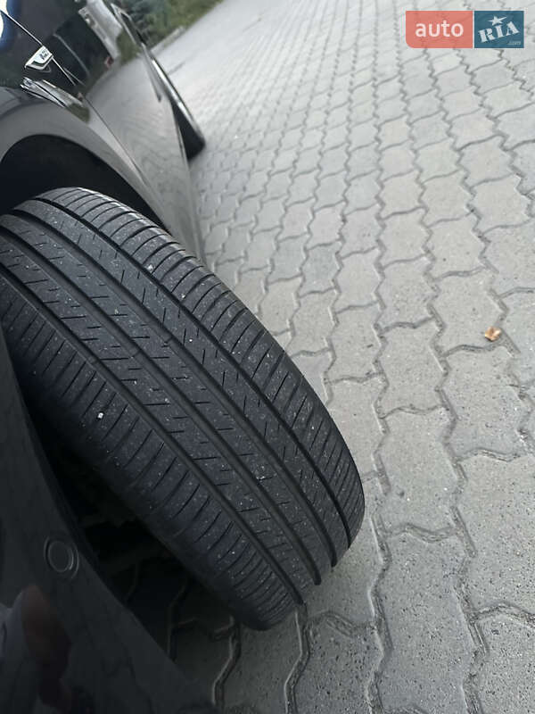 Хэтчбек Volkswagen e-Golf 2015 в Могилев-Подольске фото 32 Хэтчбек Volkswagen e-Golf 2015 в Могилев-Подольске