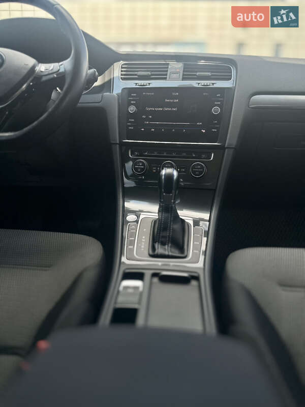 Хетчбек Volkswagen e-Golf 2019 в Харкові