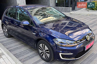 Хэтчбек Volkswagen e-Golf 2017 в Киеве