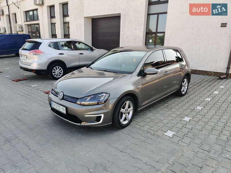 Хэтчбек Volkswagen e-Golf 2016 в Хмельницком