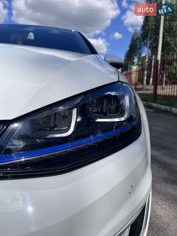 Хетчбек Volkswagen e-Golf 2014 в Кропивницькому фото 3 Хетчбек Volkswagen e-Golf 2014 в Кропивницькому