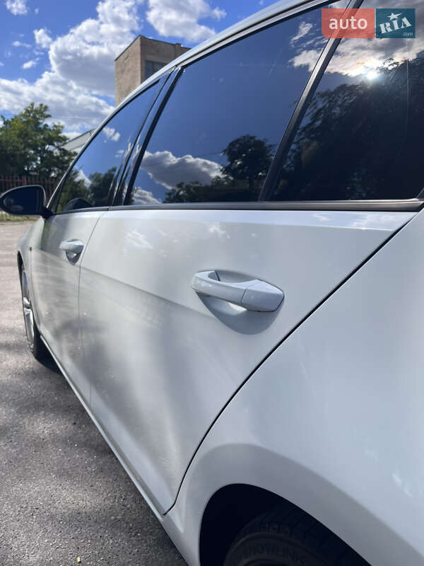 Хетчбек Volkswagen e-Golf 2014 в Кропивницькому фото 7 Хетчбек Volkswagen e-Golf 2014 в Кропивницькому