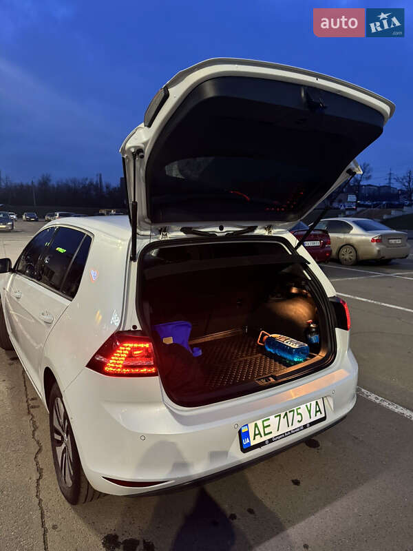 Хетчбек Volkswagen e-Golf 2014 в Кривому Розі