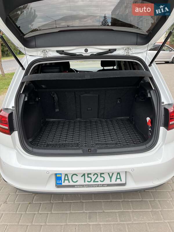 Хетчбек Volkswagen e-Golf 2014 в Луцьку