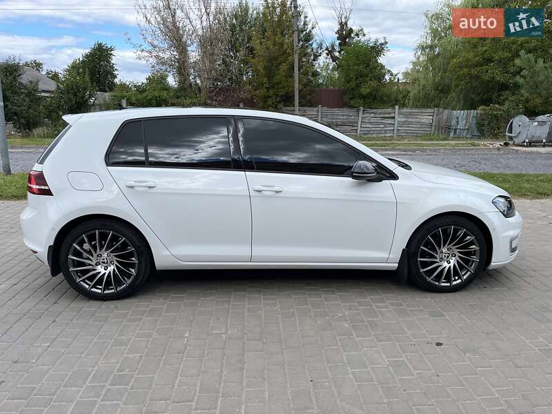 Хетчбек Volkswagen e-Golf 2014 в Луцьку