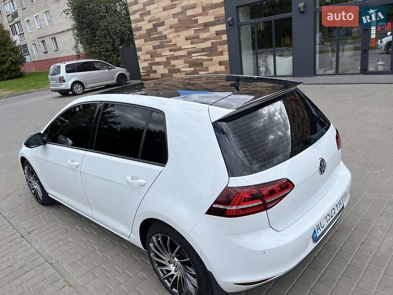 Хетчбек Volkswagen e-Golf 2014 в Луцьку
