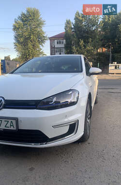 Хэтчбек Volkswagen e-Golf 2015 в Днепре