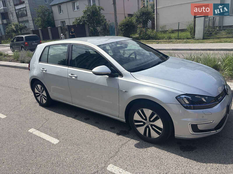Хэтчбек Volkswagen e-Golf 2016 в Львове