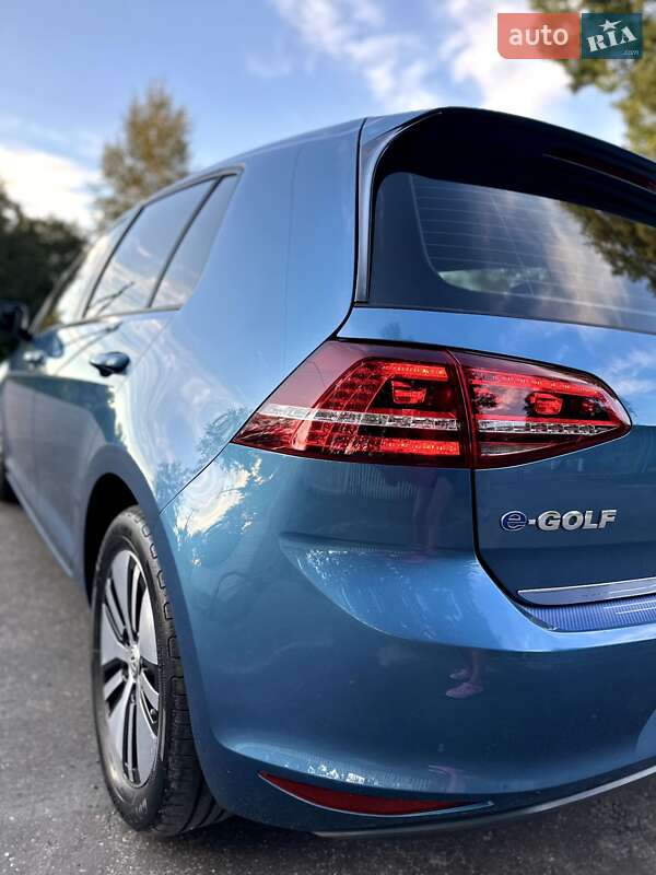 Хетчбек Volkswagen e-Golf 2014 в Житомирі